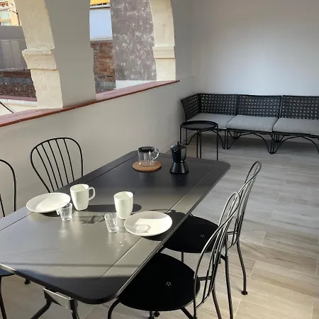 - Iberia Apartment *