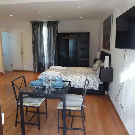 - Iberia Apartment *